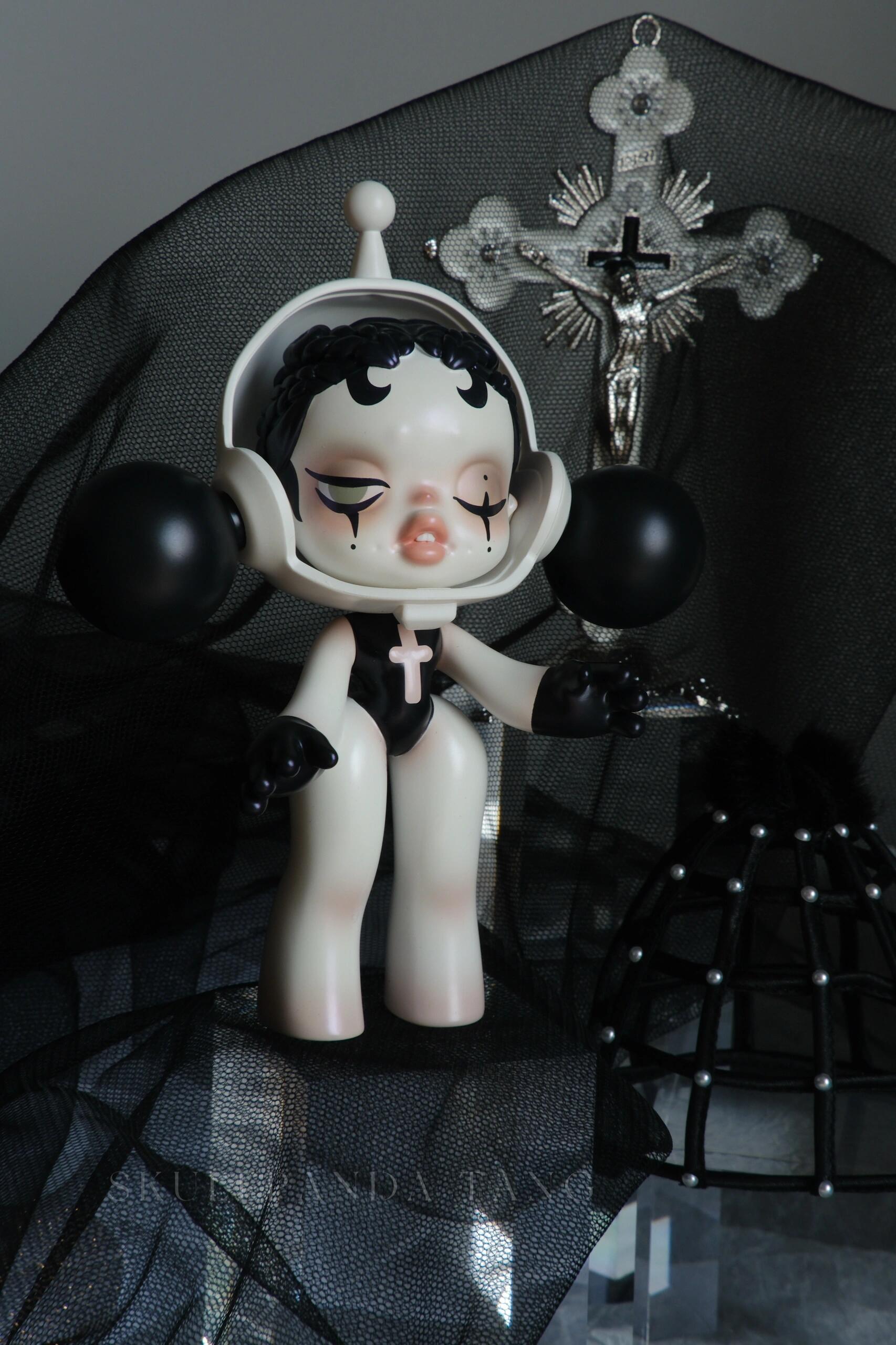 Black Pope skullpanda limited figure(cat186)
