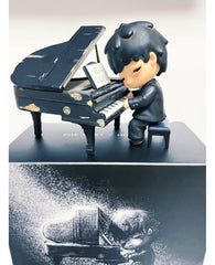 (Cat10096)Hirono  The Pianist figure