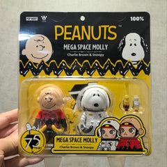 MEGA Space Molly x Charlie Brown & Snoopy 100% figure