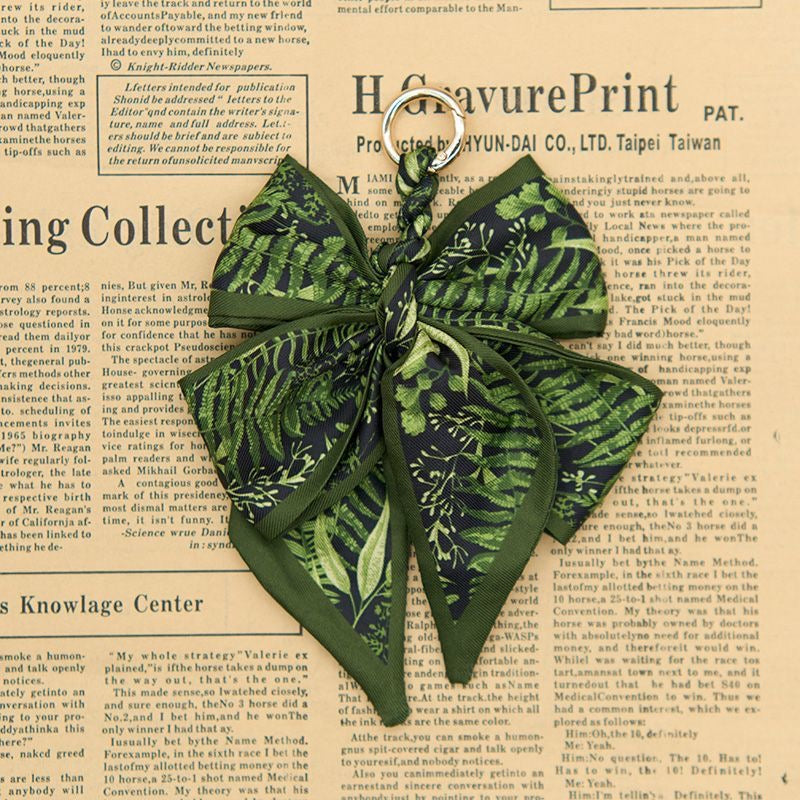 Vintage bow keychain pendant