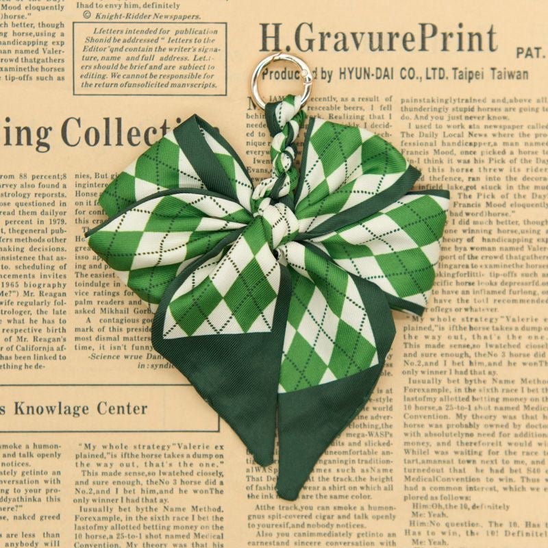 Vintage bow keychain pendant