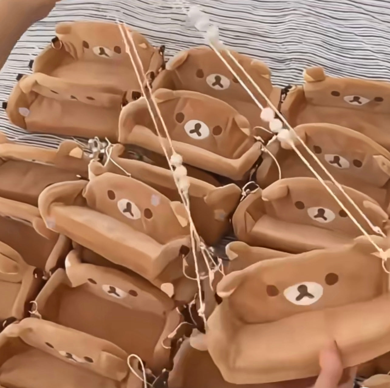 Swing sofa for labubu Hang pre-order