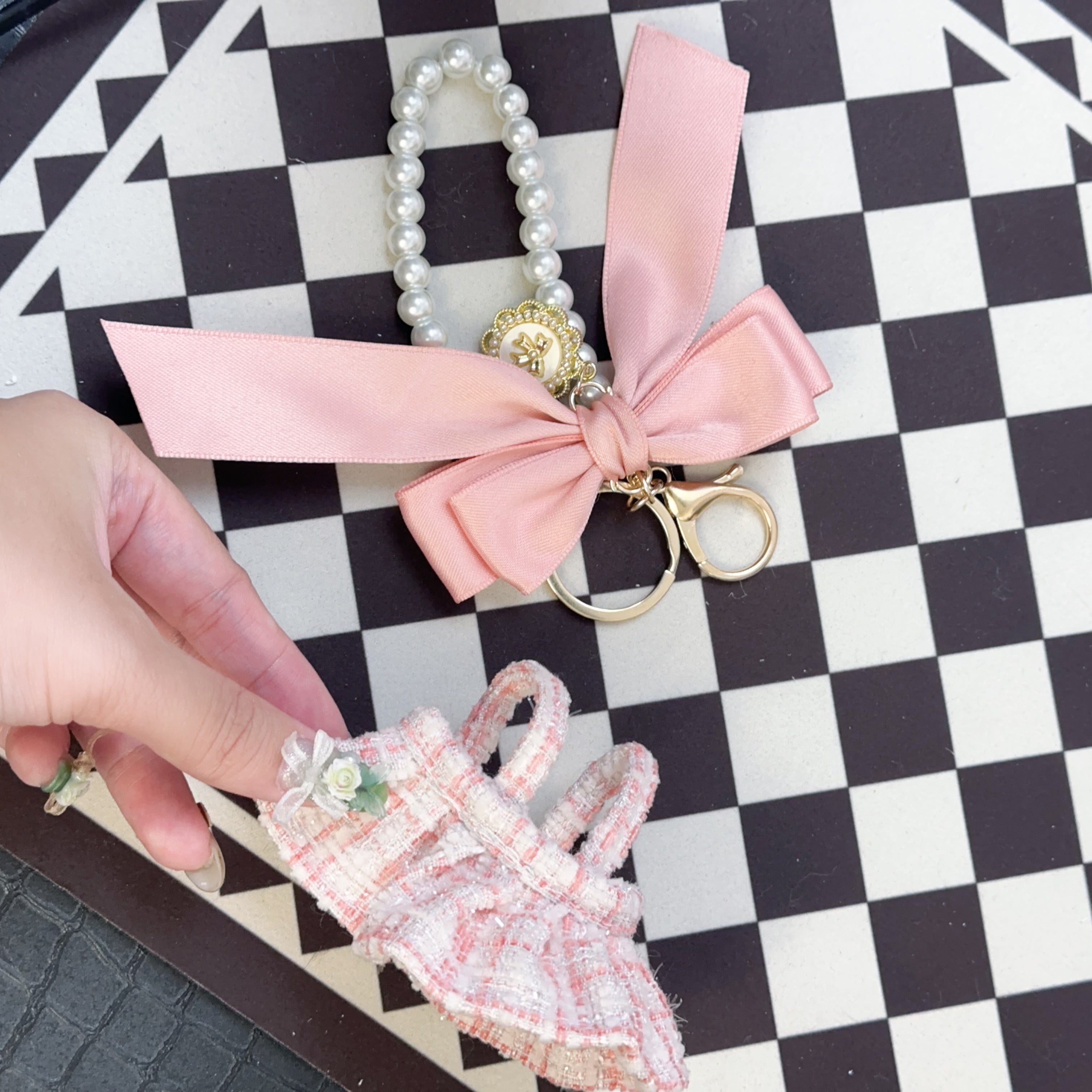 Bow Key Chain + Pink skirt｜toys accessories plush toys Pink components 1 pink dress and keychain