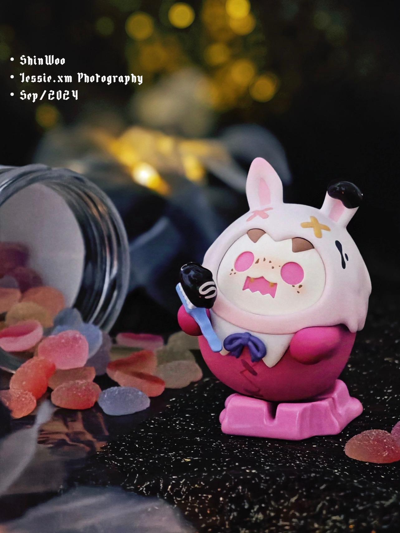 Shinwoo ghost bear vampire candy house series blind box arttoy