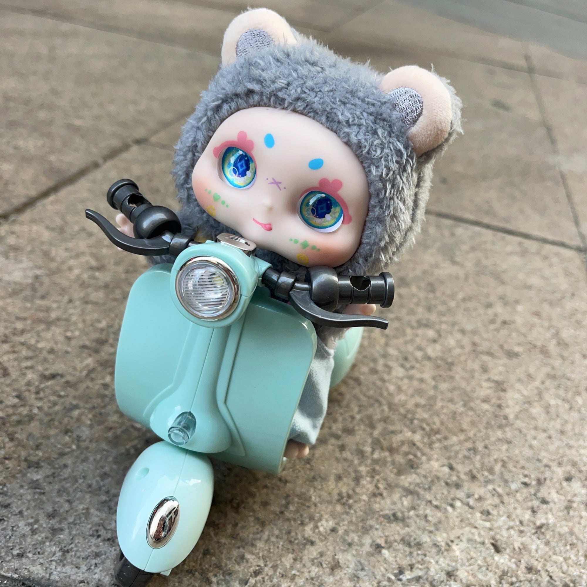 Motorbike labubu or kimmon or liilas tooys electric motorbike 17 cm stuffed toys accessories